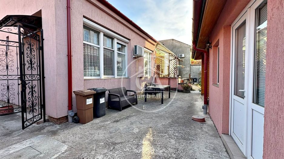 Casă de închiriat cu 3 camere în zona Centrală, Oradea. - Poză 12