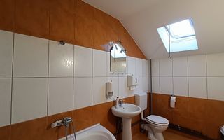 Spatiu de birou la casa cu curte si parcari - Poză 9