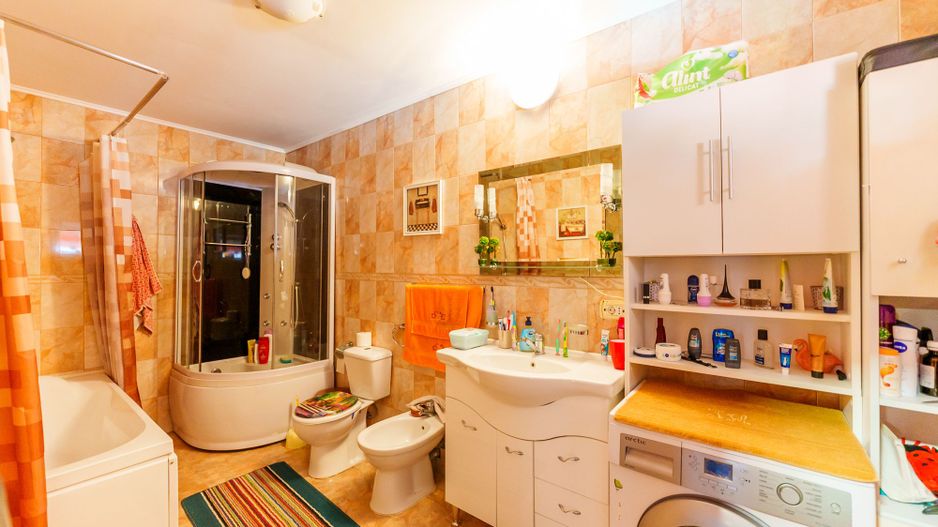 Casă spațioasă la sol în Macea - Poză 26