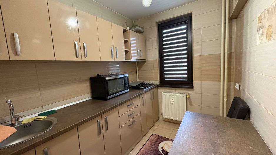 AP. 2 CAMERE PIATA SUDULUI, METROU 6 MINUTE, FOARTE CURAT/IGIENIZAT - Poză 2