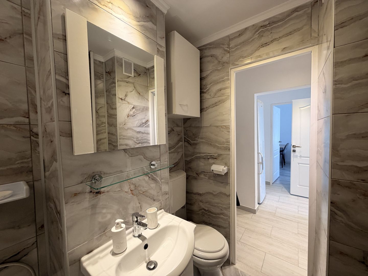 Apartament 2 camere renovat 2025, bloc 1976 – Sălăjan - Poză 9