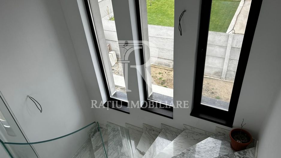 Casa cu 5 camere de vanzare | Nufarul | Oradea - Poză 11