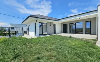 Casa pe parter, cu priveliste panoramica partial finisata - Poză 14
