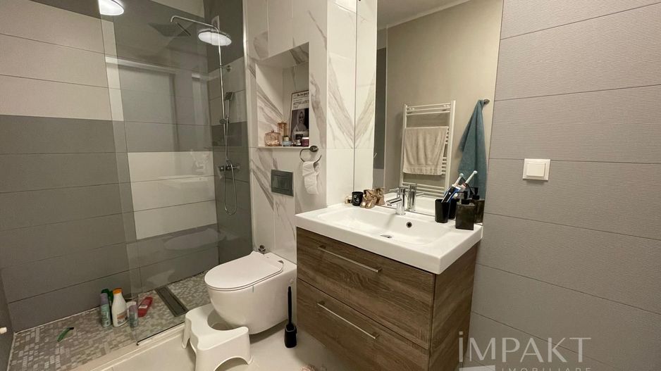 Apartament superb de vanzare cu 2 camere, zona semicentrala! Parcare! - Poză 14