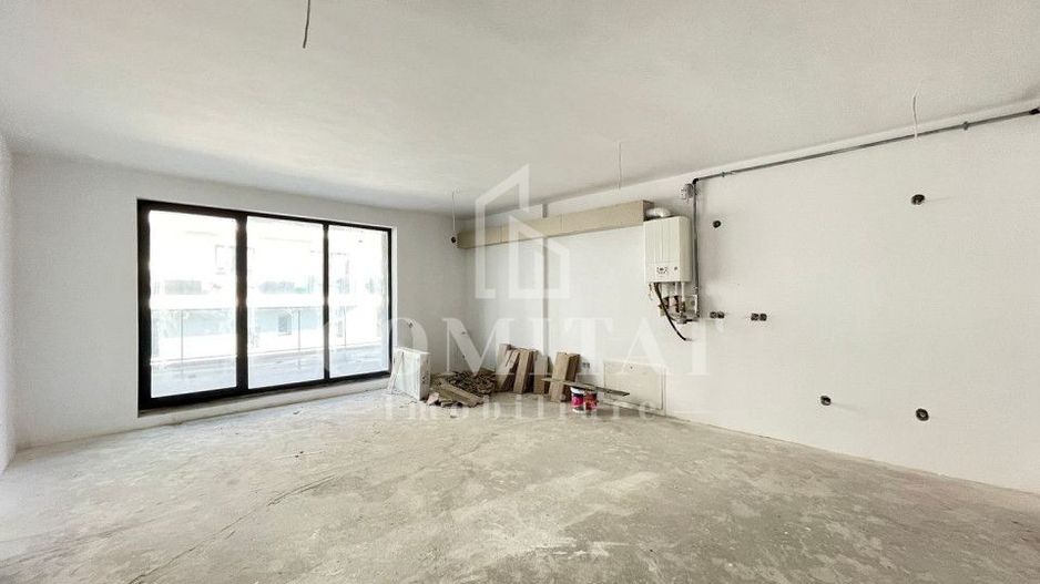 Apartament eficient compartimentat cu terasa generoasa - Poză 1