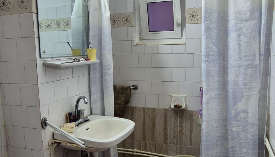 Apartament cu 3 camere de vazare in Cugir - Poză 8