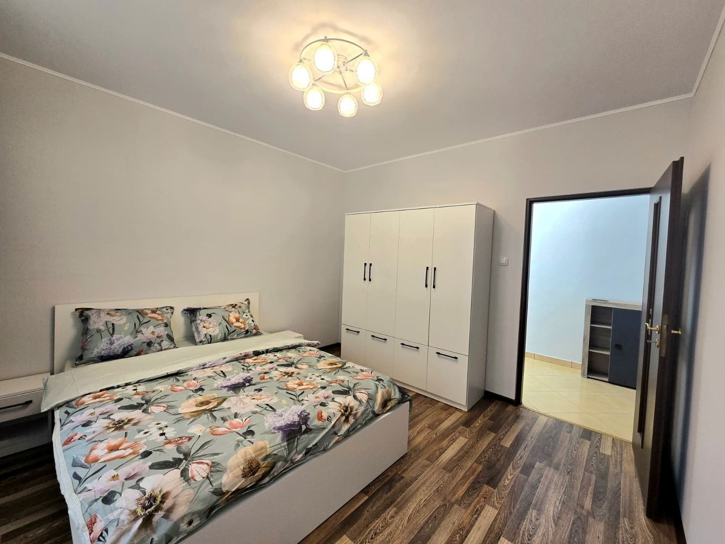 Prima închiriere! Apartament modern  str. Odobescu, Satu Mare - Poză 3