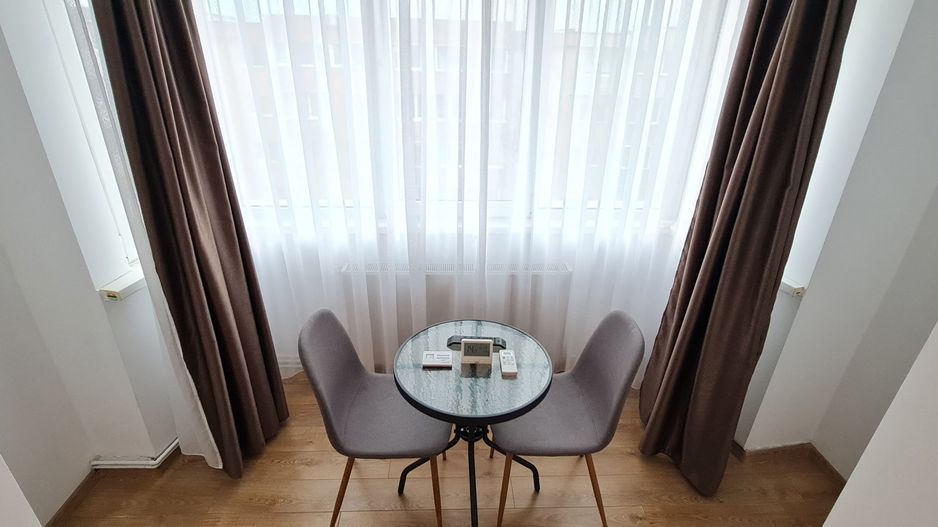 Apartament decomandat 2 camere cartier Tractorul mobilat utilat - Poză 10