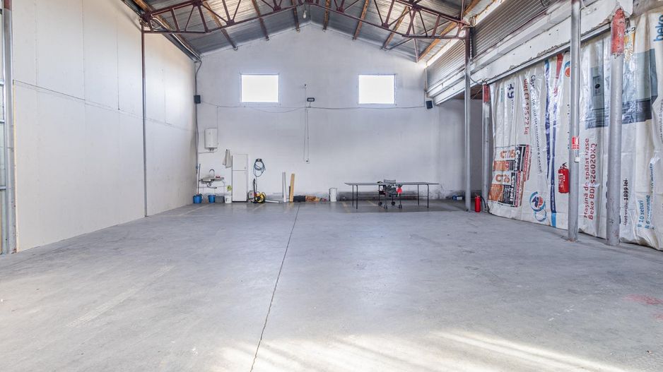 Hala + birouri, 3300 mp teren, toate utilitatile - Poză 9