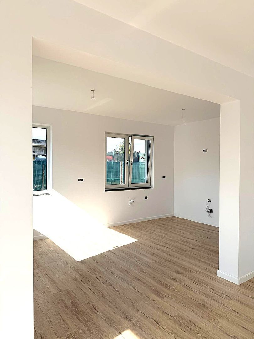 Casa de vanzare pe un singur nivel zona ORIZONT pret 220 negociabil - Poză 5