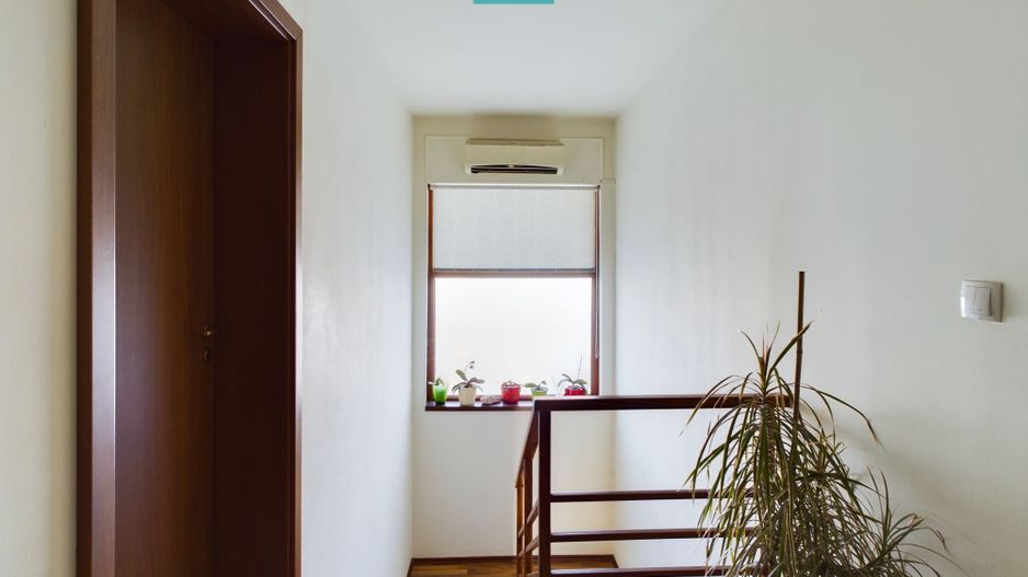 Vilă cu 5 camere de vânzare în zona Aradul Nou - Poză 23