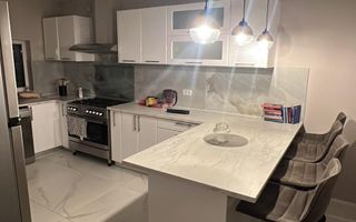 5 camere decomandate, Prima Inchiriere, Curte proprie, Dezmir - Poză 6