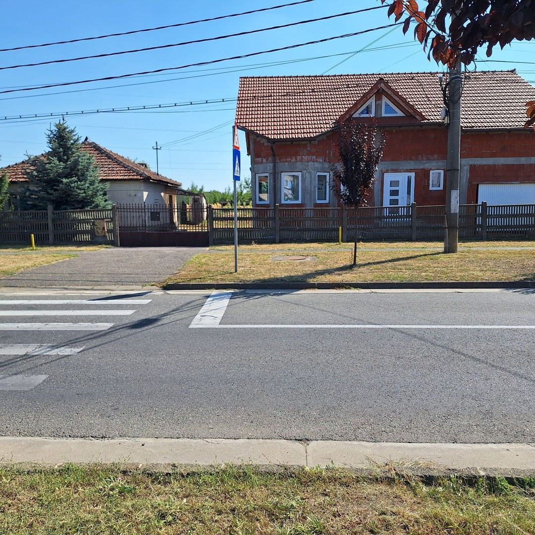 BRASADAS vinde casă în rosu și casa veche. - Poză 1