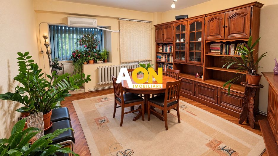 Apartament decomandat, 4 camere, 95 mp utili, boxa de 13 mp, Centru - Poză 1