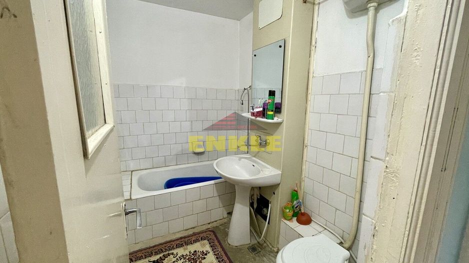 De vânzare apartament cu 3 camere și 2 băi - Poză 8