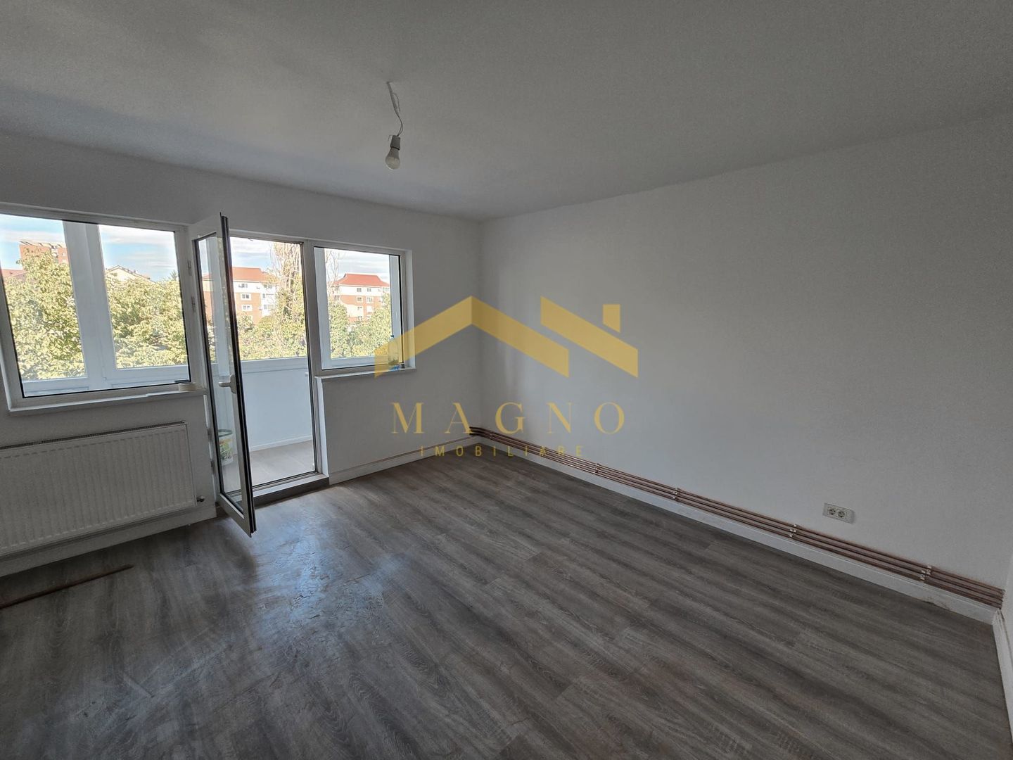 Apartament cu 4 camere de vanzare, Zona Malul Muresului/Praporgescu - Poză 2