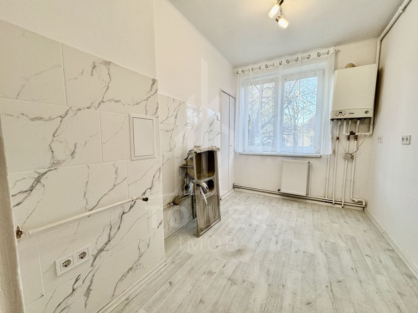 Apartament 3 camere | Etaj 1 | Balcon | 56mp | Calea Dumbrăvii – Zona ANAF - Poză 3