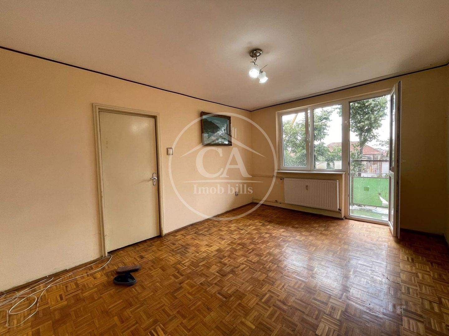 Apartament de vânzare cu 2 camere în zona Rogerius, Oradea - Poză 2
