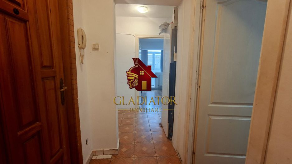 Apartament 3 camere, decomandat, Alexandru cel Bun, et 8 din 10, liber - Poză 6