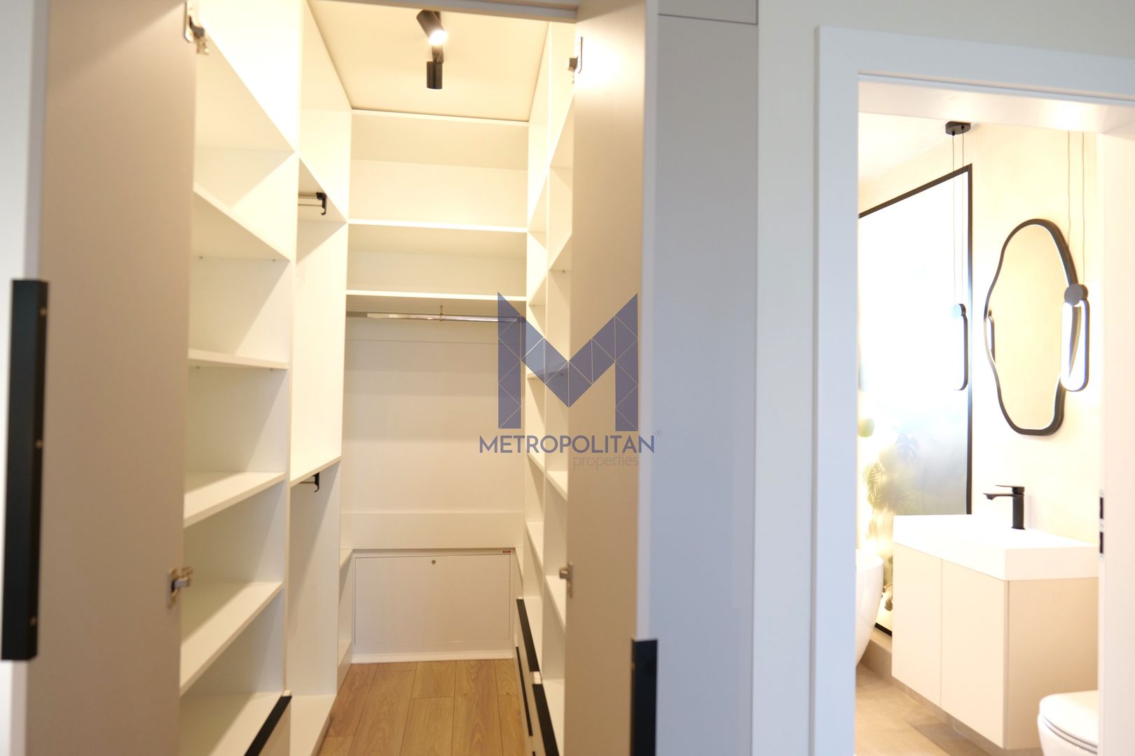 De vânzare casă deosebită 4 camere în localitatea Florești - Poză 17