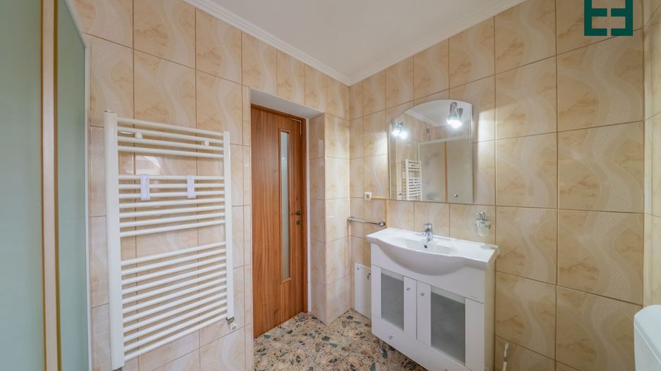 De închiriat - Apartament la casă cu 2 camere zona UTA - Arad - Poză 14