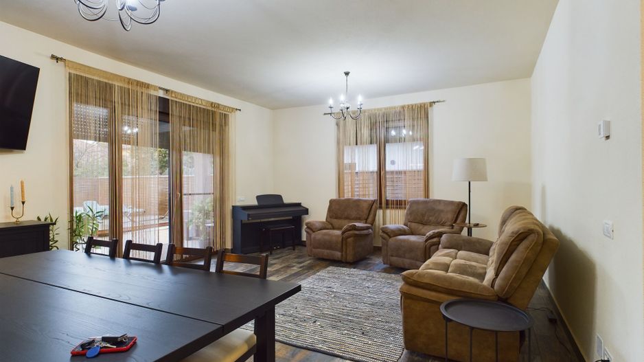 Casă modernă cu piscină încălzită în zona Tivoli - Poză 2