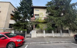 Proprietate rara pe o strada boema - Poză 1
