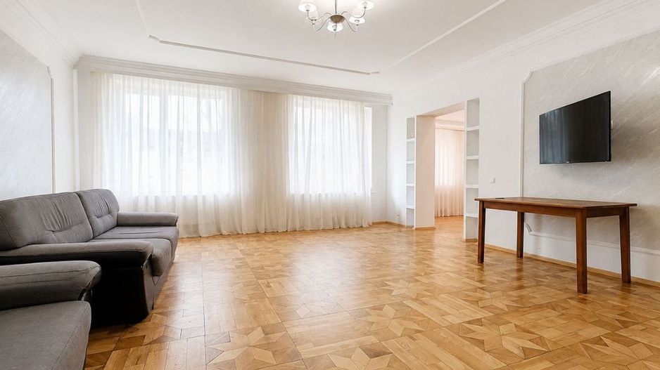 Cojușna - Casă 6 Dormitoare + Living | 259 m² | teren 10,81 ari | Spațiu generos pentru familie | 280.000 € - Poză 10