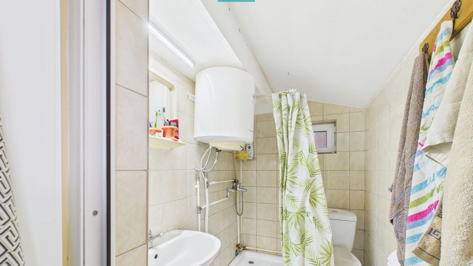 Casă cu 2 corpuri și 3 camere în Nădab - Poză 8