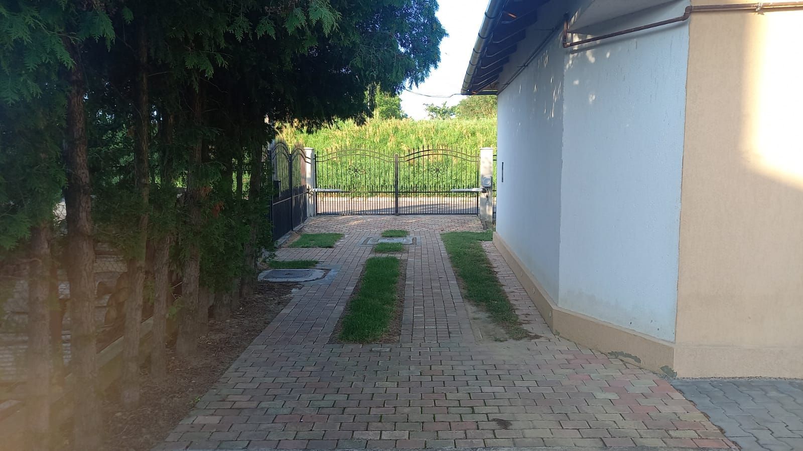 Ag EUROPA vinde casa individuala 4 cam 8 ari zona TITULESCU. - Poză 1