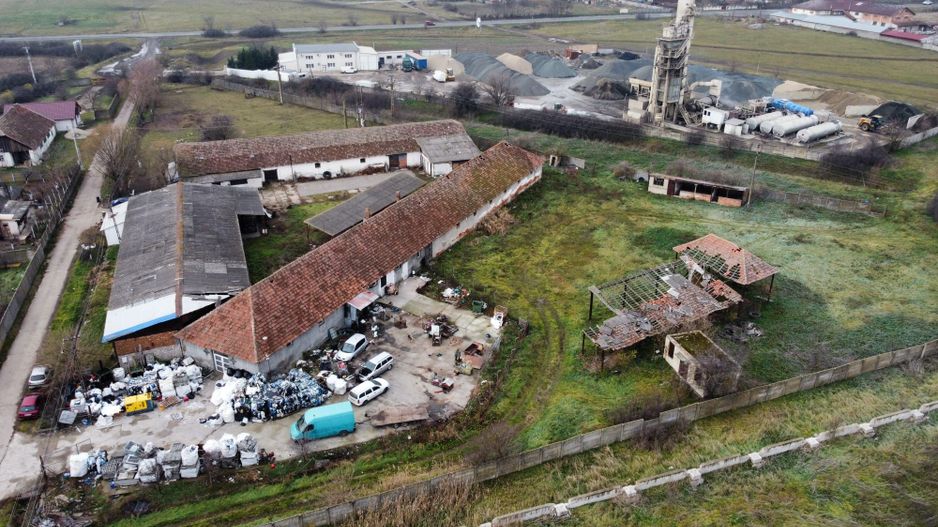 Casa cu teren de 14340 mp în Jebel/Pretabila pentru afacere - Poză 1