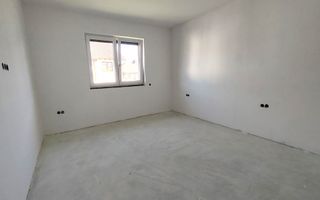 Casa cu garaj, pivnita, curte mare - Poză 6