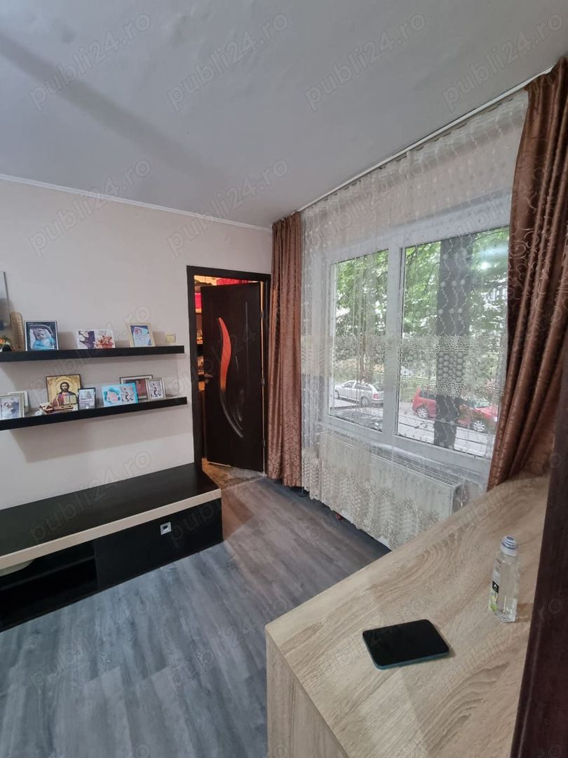 De vanzare apartament cu 3 camere - Poză 7