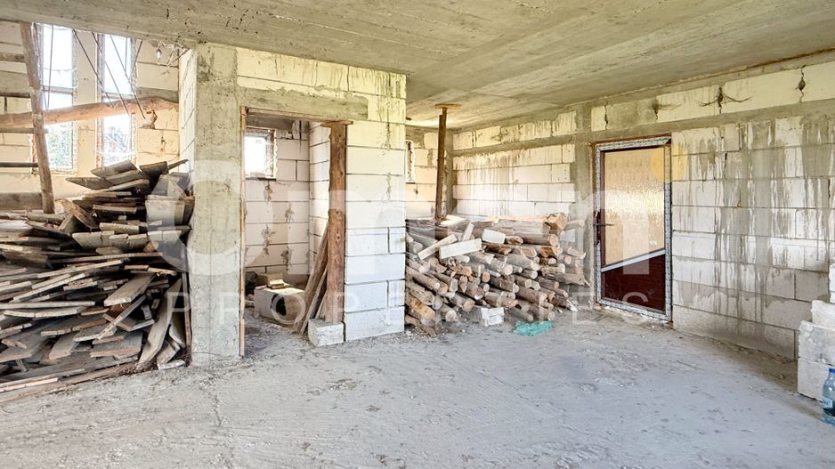 Casă cu potențial imens P+M, teren 7,91 ari, zonă liniștită, Ocna Șugatag. - Poză 4