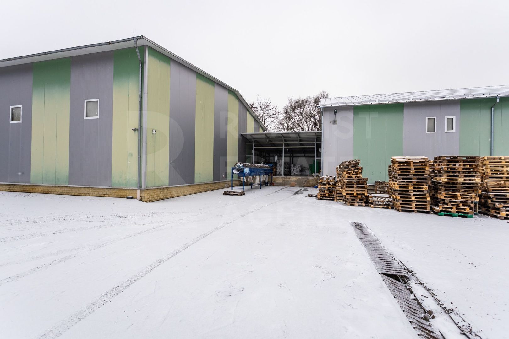 Vânzare, spatiu industrial, 2125 mp, strada Calarasilor, Călărași - Poză 2