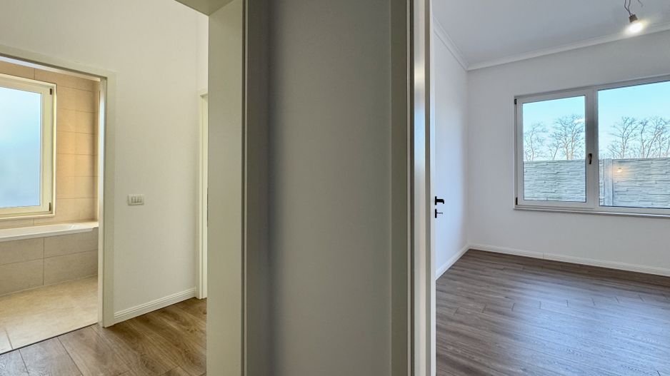 Duplex modern cu grădină, la intrare în Moșnița Nouă - Poză 14