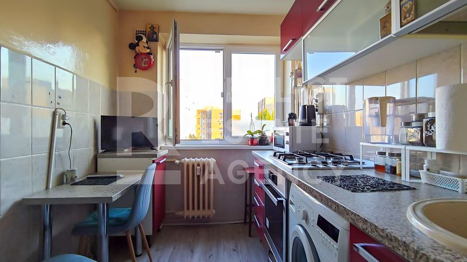 Vânzare, apartament cu 2 camere în zona Drumul Taberei - Poză 2