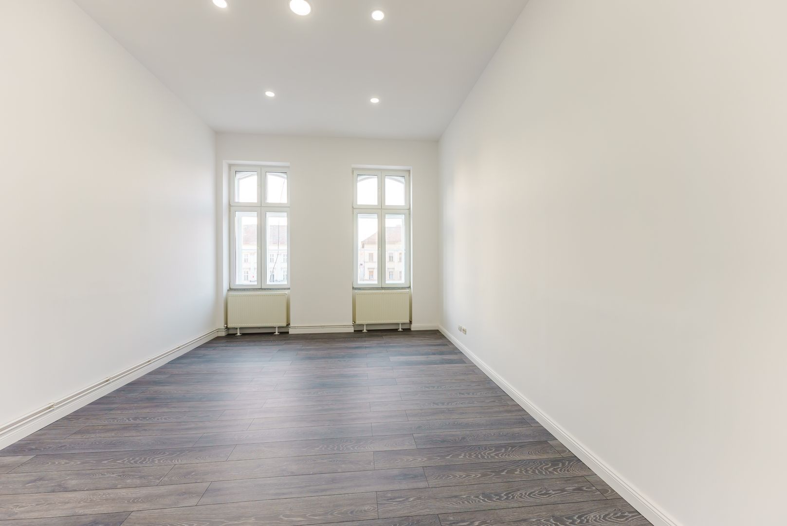 Apartament ultracentral cu 9 camere Arad - Poză 5