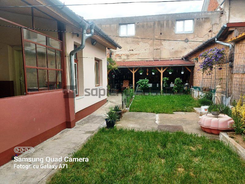 Casa cu 3 apartamente in zona Muzeului - Poză 2