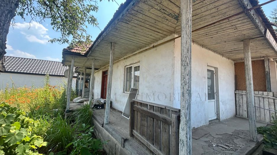 Casă de vânzare în centrul Oituzului, DN11 - Poză 11