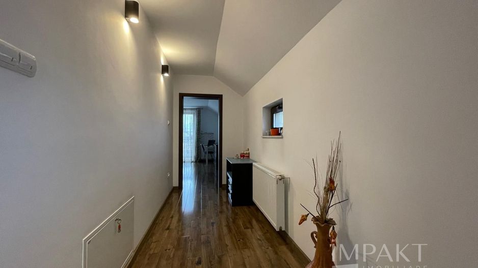 Casa  cu 4 Camere si Garaj in Cartierul Someseni, Cluj-Napoca - Poză 9