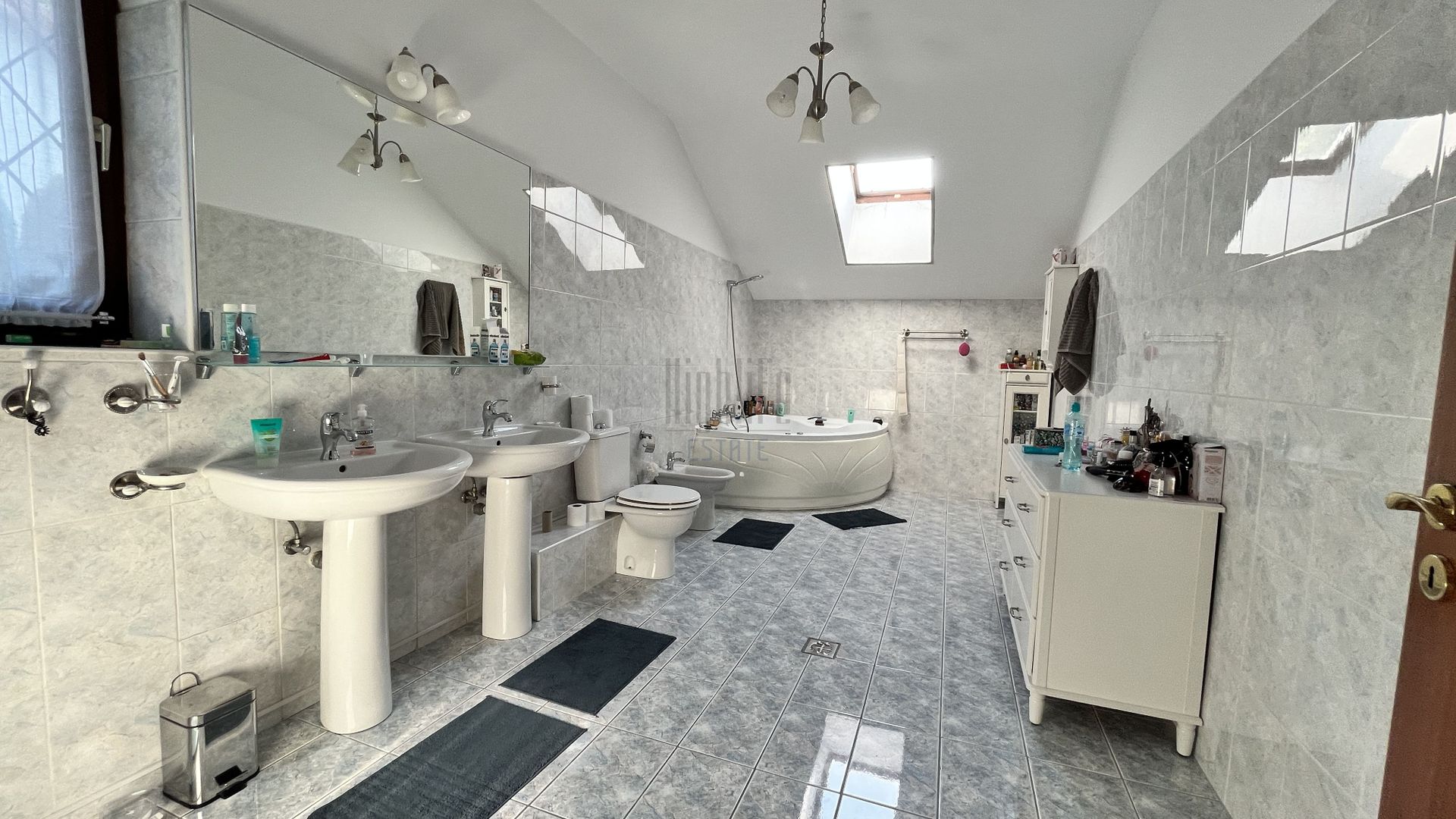 VILA 7 CAMERE, MOBILATA IN PIPERA DISPONIBILA IMEDIAT - Poză 15