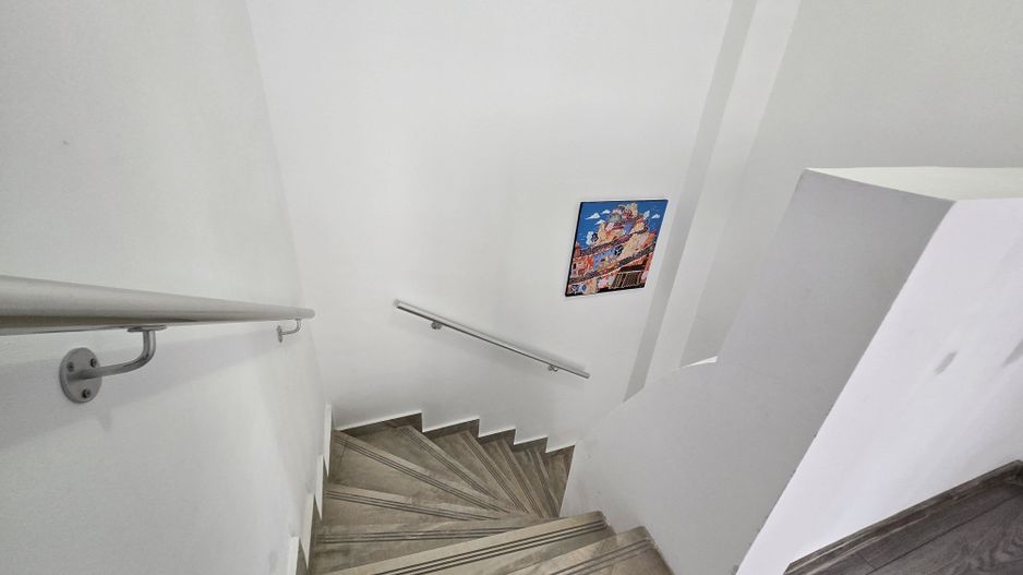 Casa renovata 105mp utili si curte libera 45mp -Eroii Revolutiei - Poză 6