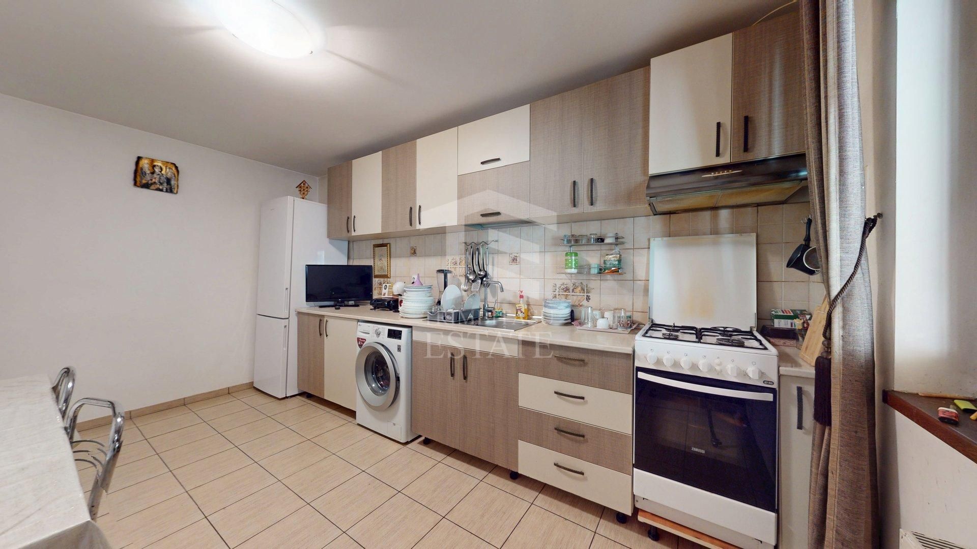 ANDRONACHE - Escalei | Casa individuala 9 camere | an 2014 | teren 260 - Poză 22