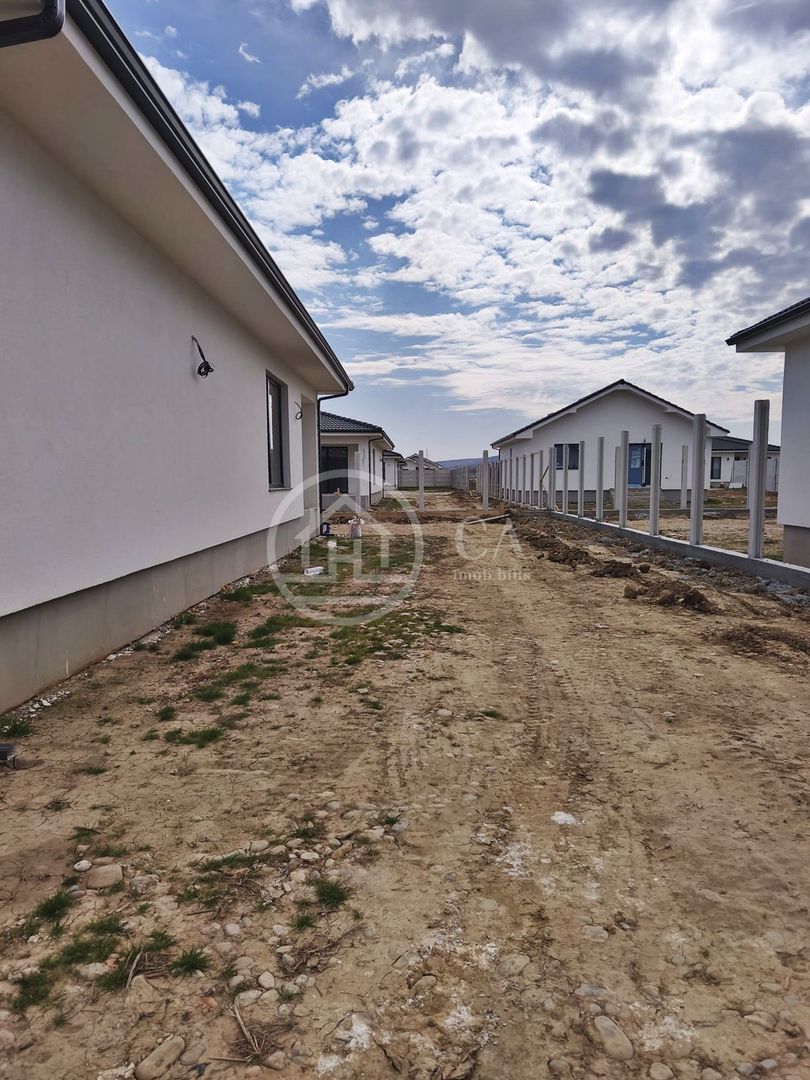 Casa de inchiriat cu 4 camere in Cheriu, Bihor - Poză 11