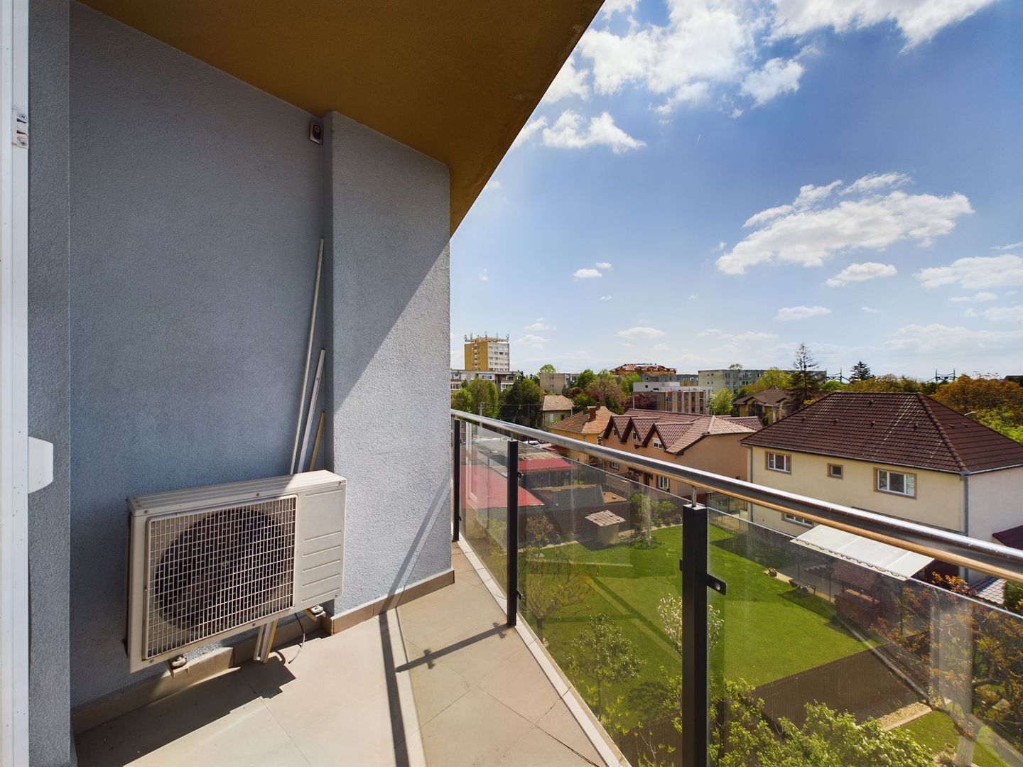 APARTAMENT CU 2 CAMERE ÎN VIA ROMANA - Poză 1