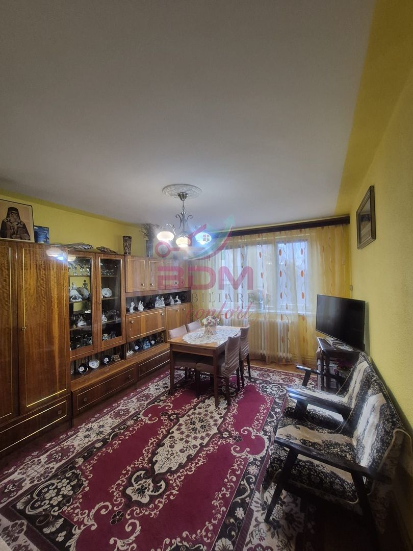 Apartament 2 camere | etaj intermediar | garaj | Micro 2 - Poză 2
