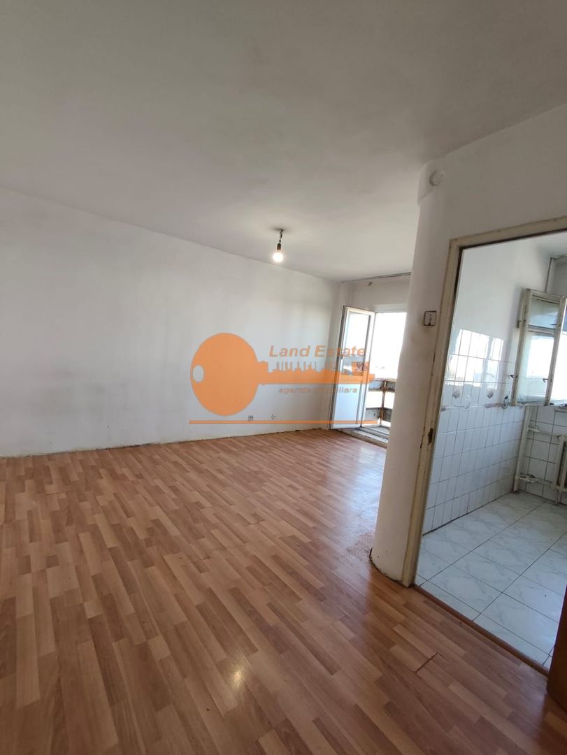 Garsoniera Gorjului-Bloc mixt(200 m metrou-1981) - Poză 1