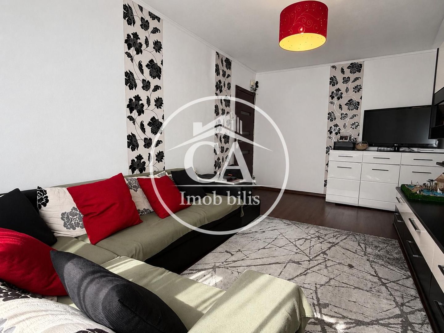 Apartament de închiriat cu 3 camere în zona Rogerius, Oradea - Poză 1