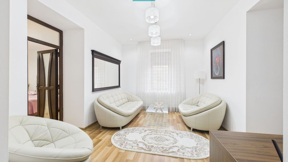 Casă exclusivistă cu 4 camere, în Secusigiu, Arad - Poză 3